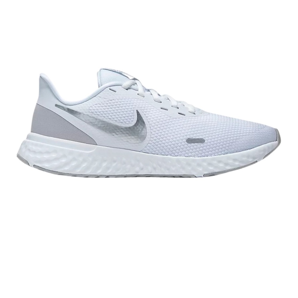 Nike Revolution Tennis Shoes
